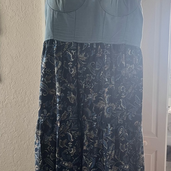 Floral Blue Dress with Sweetheart Bodice - Picture 4 of 4